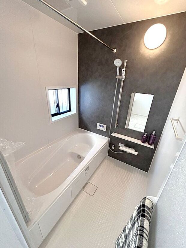 【バス】☆浴室☆1坪タイプのユニットバス♪足を伸ばしてゆったりとご入浴頂けます♪一日の疲れを癒す空間です♪