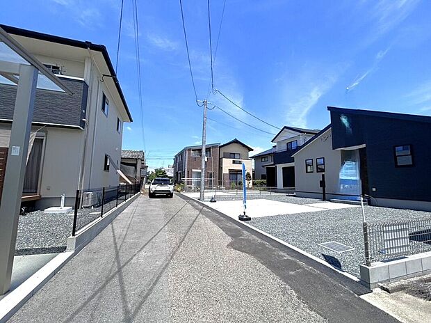 【前面道路含む外観】☆前面道路☆