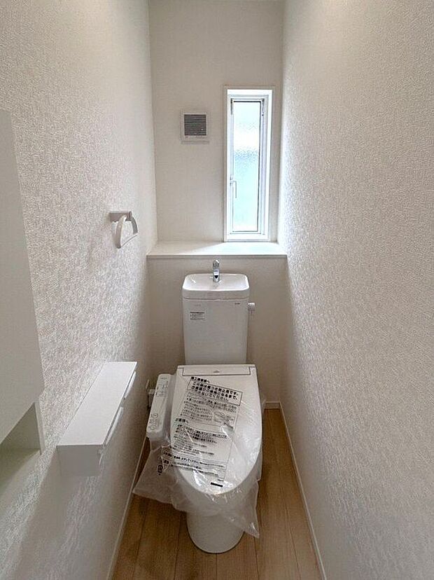 【トイレ】☆トイレ☆明るく清潔感のあるトイレ空間♪来客時にも安心です♪