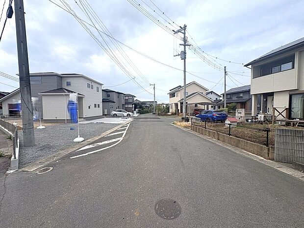 【前面道路含む外観】☆前面道路☆