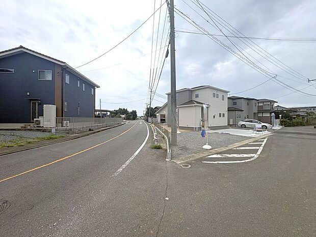 【前面道路含む外観】☆前面道路☆