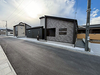 【外観（平屋） ｜ (2)号棟】