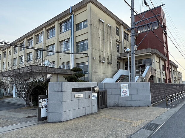 奈良市立都南中学校（約1,800m）