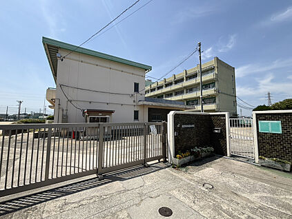 松原市松原西小学校 900m