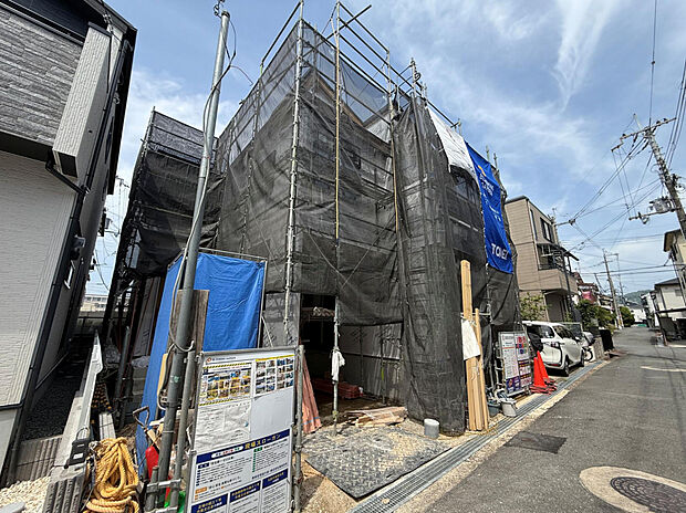 【現地外観写真（2026年5月撮影）】南向きのバルコニーで日当たり良好です！　