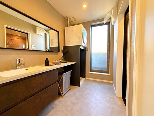 シャンプードレッサー付き洗面台が付いております◎