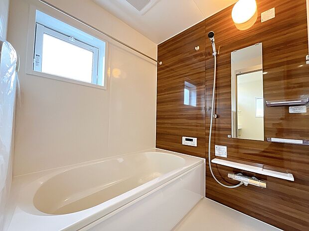 1日の疲れを癒してくれる浴室です。