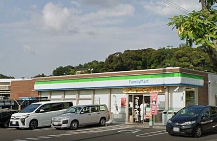 ファミリーマート生駒壱分インター北店 710ｍ(徒歩9分)