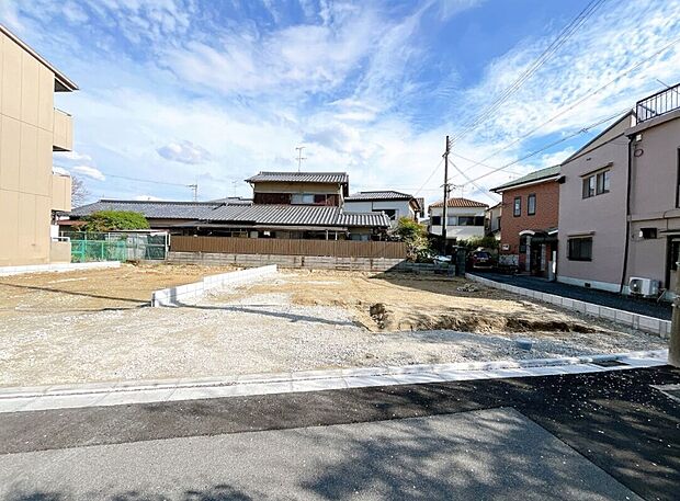 【外観】あたたかな陽が差し込む日当り良好の立地です。