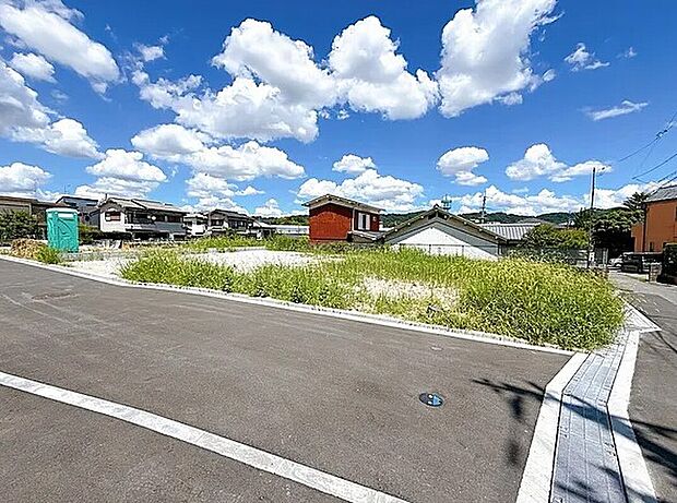 【外観】あたたかな陽が差し込み、優しい風が吹き込む陽当り・通風良好な立地です。(同社施工事例)