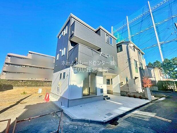 ひとたび扉を開けばそこに待っているのは上質な空間とマイホームでの新生活をイメージさせる優雅なひととき。「この家なら…」ではなく「ここに住みたい♪」と思う感動をお届けいたします。

