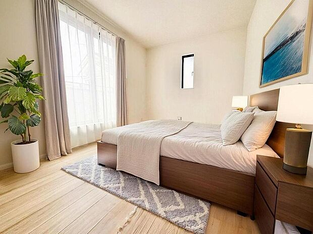 大きなベッドを置いてもゆとりのある広さ！収納完備しておりますので、家具が少なく済みます！お掃除もラクラクですね♪※家具をCGで加工しています。家具付き販売ではございません。