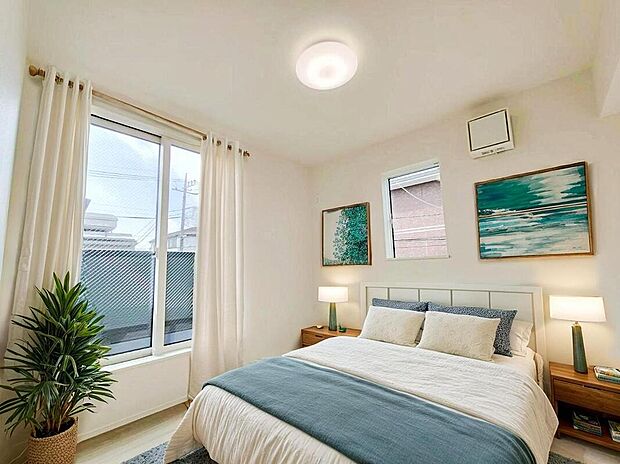 【リビング以外の居室】日当りの良さは写真でも充分に伝わるかと思いますが、開放感のある周囲にめぐまれたおかげで、風通しもとても良くなっております。※家具をCGで加工しています。家具付き販売ではございません。