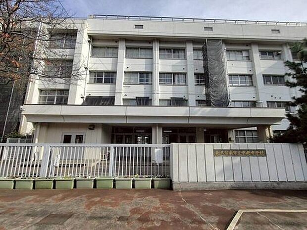 東久留米市立中央中学校（約889m）