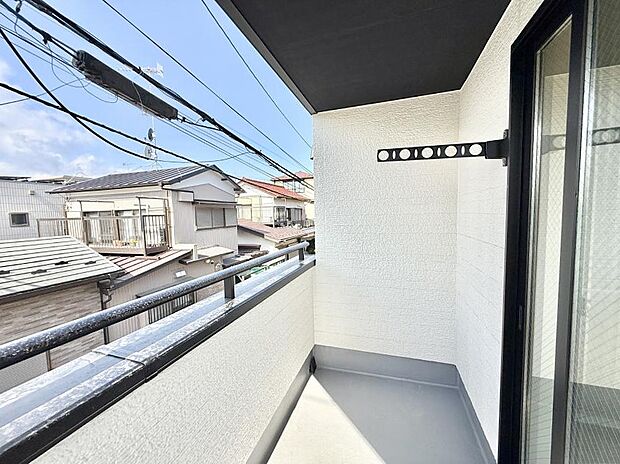 ■ 心地よい風と光を感じる、くつろぎのバルコニー