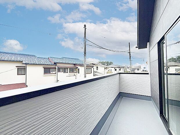 ■ 季節の移ろいを感じられる開放的な空間です