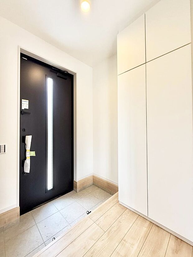 窮屈さを感じさせない広々玄関！