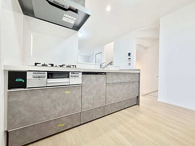 ■広々キッチンでお子さんも一緒にお手伝いできます!