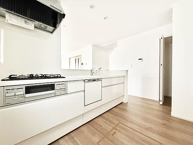 ■シンプルで機能的、毎日使いやすいキッチン