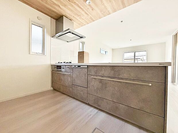 明るさと開放感たっぷりなキッチン！