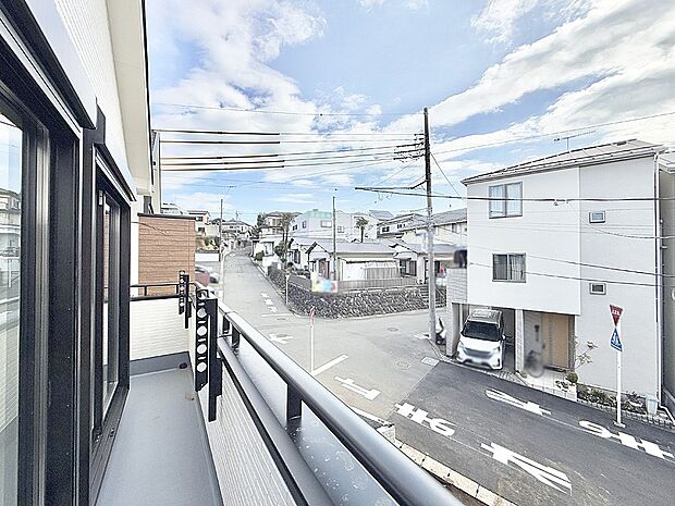 ■ 季節の移ろいを感じられる開放的な空間です