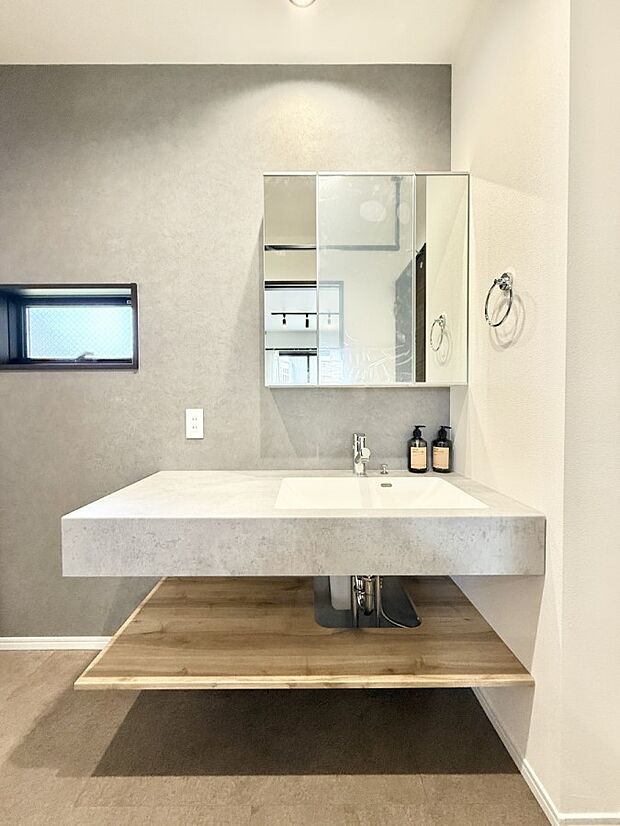 お洒落で清潔感のある洗面所です!