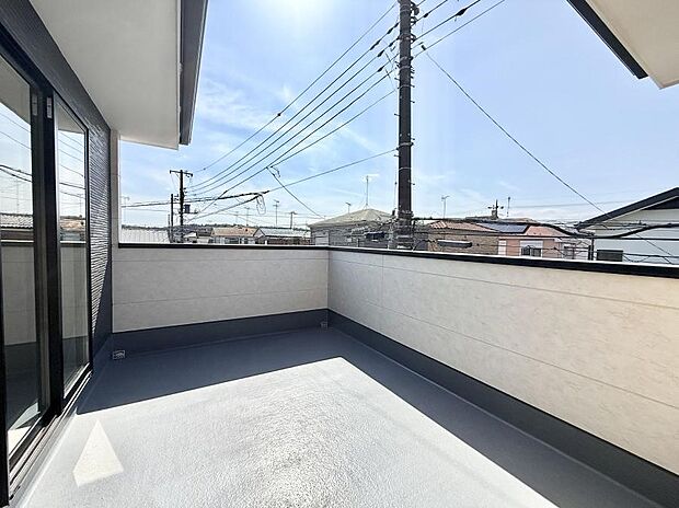 ■ 季節の移ろいを感じられる開放的な空間です