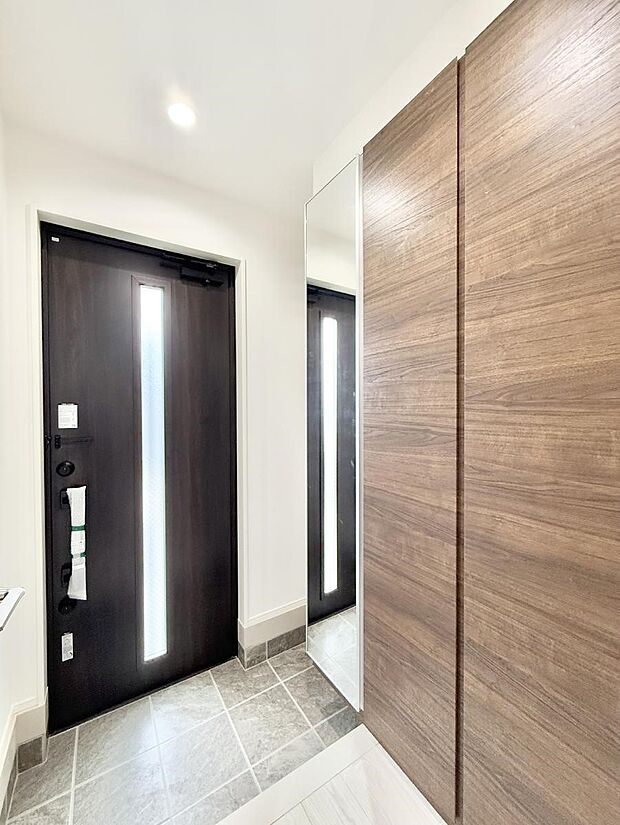 広々、綺麗な玄関でお客様をお出迎え  