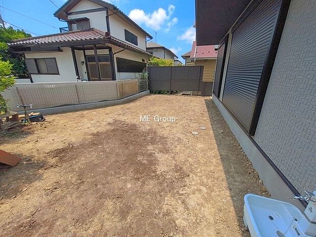 1号棟 ■季節の移ろいを感じられる、落ち着いた雰囲気の屋外空間