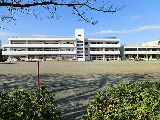 横浜市立港南台第三小学校(約400m・徒歩5分)
