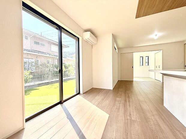 【リビングダイニング】■シンプルだけど贅沢、大切な人と過ごす心がほどける空間