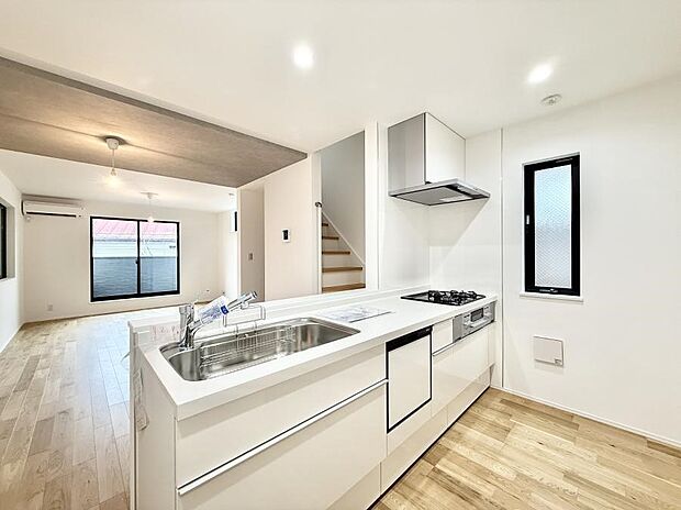 【ダイニングキッチン】■料理がもっと楽しくなる、快適なキッチン空間