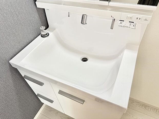 【ハンドシャワー付洗面台】■手洗いや顔を洗う時も快適に使える便利なシャワー