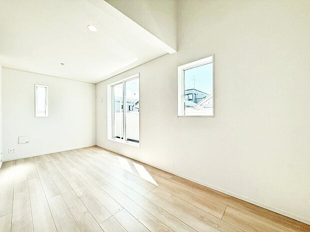 【リビングダイニング】■ここにいる時間が一番長いから やっぱりリビングは明るい方がいいですよね