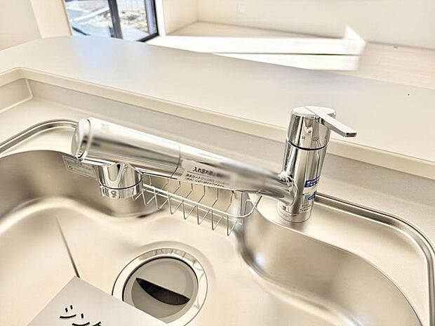 【浄水器】■清潔でおいしい水を手軽に供給してくれます