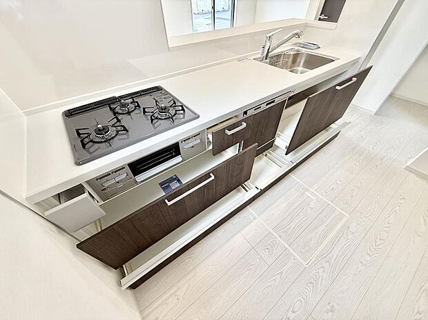 【キッチン】■料理が楽しくなる、機能的で洗練された空間