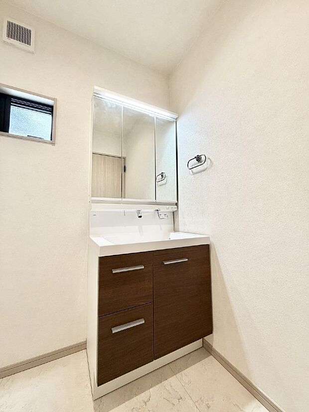 【洗面台・洗面所】■朝の準備がスムーズにできる広さです