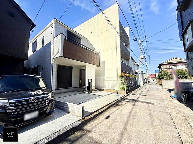 【前面道路含む現地写真】■優雅なラインが、毎日を引き立てます