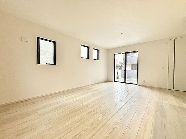 【リビングダイニング】■日常をちょっと特別にする、憩いの空間