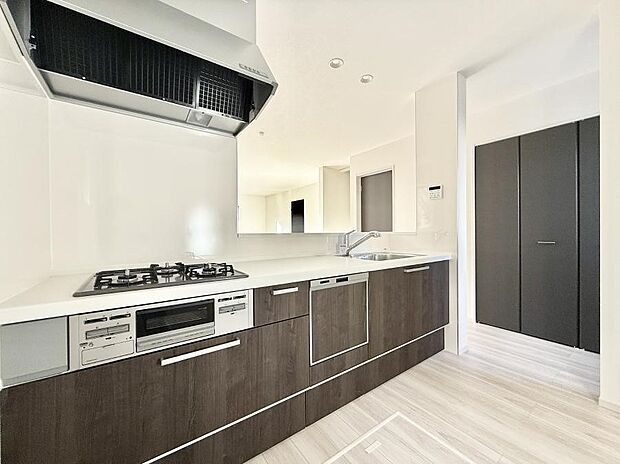 【キッチン】■シンプルで機能的、毎日使いやすいキッチン