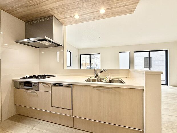 【ダイニングキッチン】■キレイに片付く、使いやすいキッチン