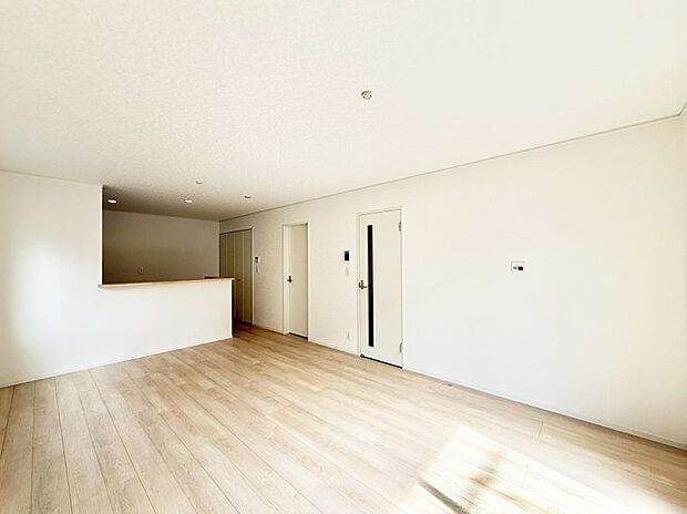 【リビングダイニング】■シンプルだけど贅沢、大切な人と過ごす心がほどける空間