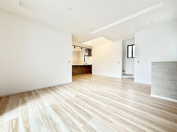 【リビングダイニング】■ナチュラルなリビングはどんなインテリアにも合います  