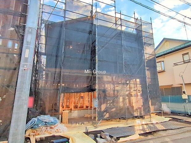 【現地外観写真】■暮らしを彩る充実した設備仕様が備わった住まい