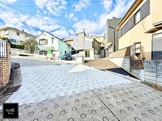 【前面道路含む現地写真】■家族とのお出かけが楽しくなる環境です