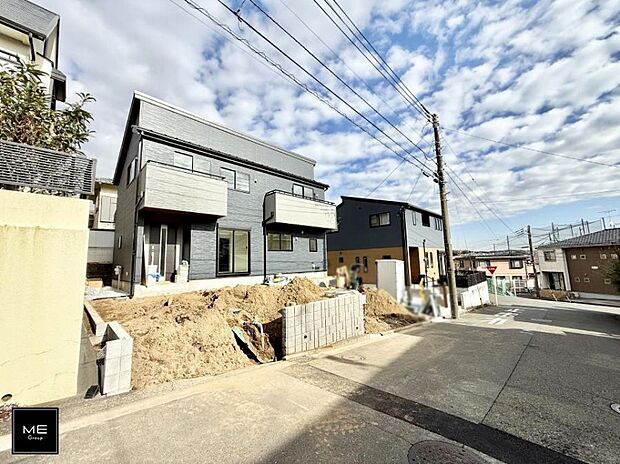 【前面道路含む現地写真】■家族みんなが笑顔で過ごせる、安心感のある住まい