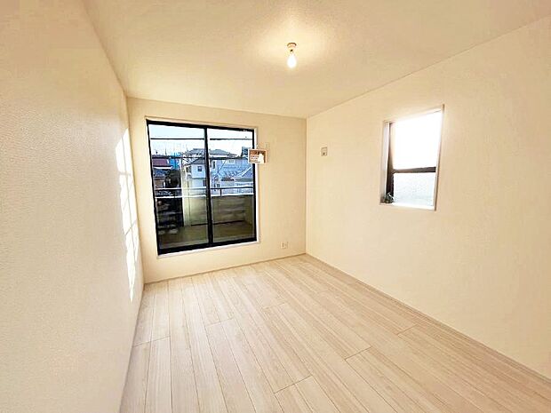 【子供部屋】■陽射しが差し込む暖かいお部屋