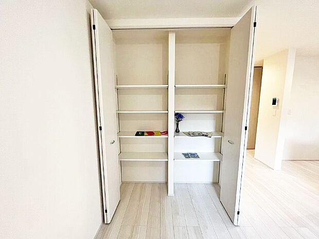 【リビング収納】まとめて収納!!お部屋広々!!