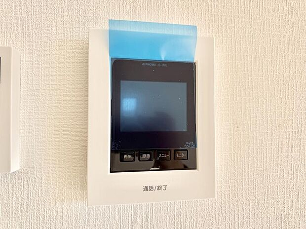 【TVモニター付インターフォン】■訪問者を確認できて安心感が増します