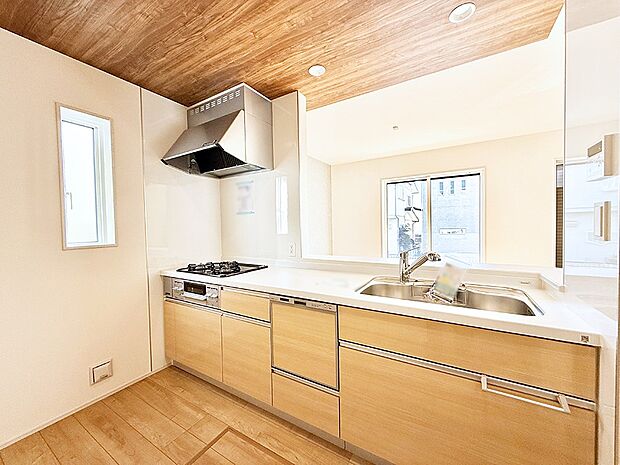 【キッチン】■家族の絆を深める、温もりのあるキッチン